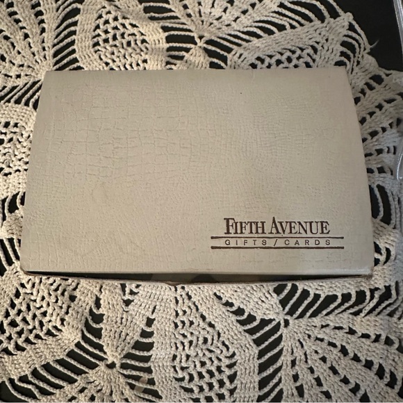 VINTAGE 1985 Vandor Hand Painted
Happy Birthday Decorative Party Mask - Picture 6 of 6